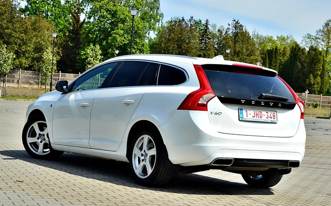 Volvo V60 cena 48900 przebieg: 151000, rok produkcji 2015 z Leżajsk małe 742